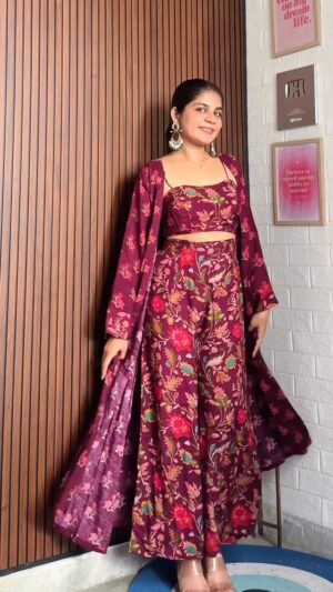 Miss Taanii Instagram - Pretty sets 🫶🏻😍 Comment “Share” for Links 💗
PRETTIEST TOP SHRUG PALAZZO SETS FROM FLIPKART 
.
.
.
#flipkartfashion #diwalilook #shaadioutfit #ethnicwear #3pcset