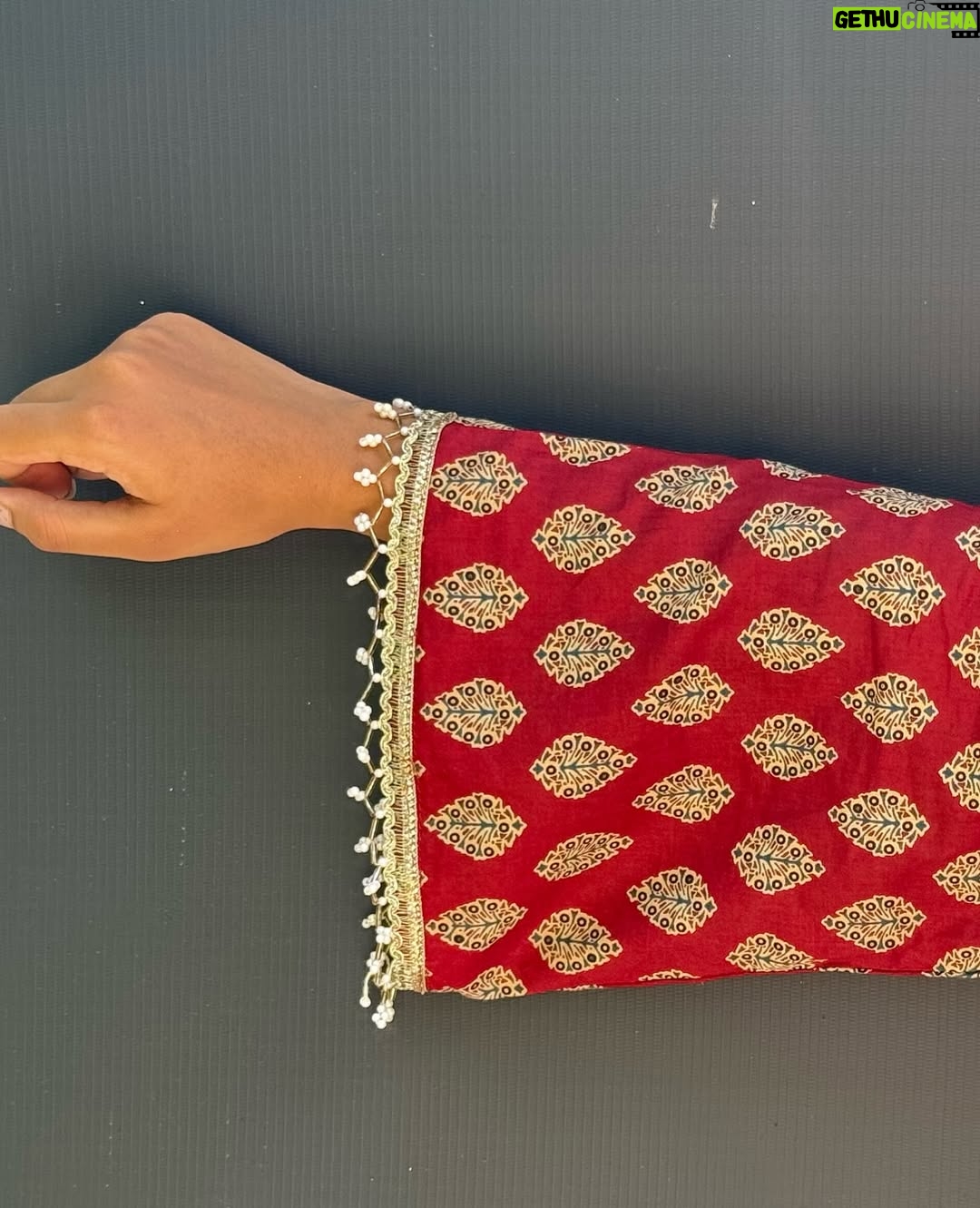 Miss Taanii - 2.2K Likes - Maroon Floral print cotton backless short kurti ♥️
Comment "kurti" for Links 🔗 
Available sizes XS , S , M , L 
Dm to buy or check link in bio ✨
#shortkurti #meeshokurti