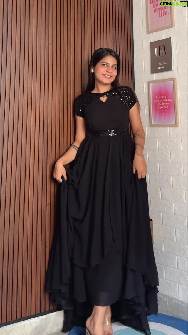 Miss Taanii - 12.5K Likes - Perfect Dresses 😭✨Comment “Black” for Links🖤
BLACK BIRTHDAY DRESSES FROM FLIPKART 
.
.
.
Non revealing long dresses party wear dress flipkart haul review 
#longdress #partywear #partydresses #flipkartfashion