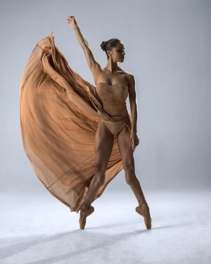 Misty Copeland Instagram - Ten years since being promoted to Principal Dancer with @abtofficial. A decade of pushing boundaries, honoring those who came before me, and dancing for every little girl who didn’t see herself in this world until she did.