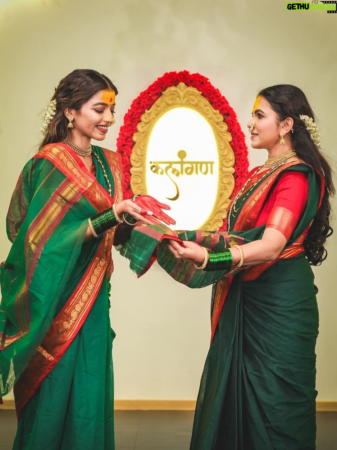 Mitali Mayekar - 140.9K Likes - आवाहन गे माय..तू लवकर गोंधळाला यावं 🙏🏼🌺✨

“आई अंबाबाई” हा आमचा गोंधळ लवकरच येतोय तुमच्या भेटीला.. 

Jewellery by @foreverdesi_in 
Hair by @latadalvi_ 
Artist Managed by @y_nation_entertainment 
Marketed by @aark_entertainment 

#aaiambabai #gondhal #folk 

Aai Aambabai | Gondhal | traditional | Music | New Song | Navratri special | Rohit Raut | Juilee Joglekar | Mitali Mayekar | Aashish patil