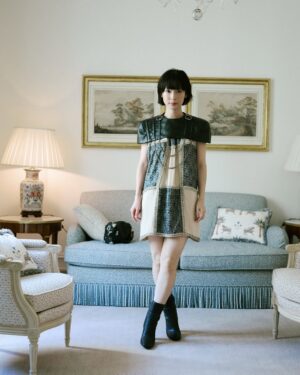 Moeka Hoshi Instagram - “I chose a light and airy look with a bright tone to match a daytime show, with a sense of movement,” @moekappa823 tells us of her look for the @LouisVuitton spring ’26 show in Paris this week. “I imagined the dreamy atmosphere of the Louvre Museum with the sunlight streaming in.”

The Japanese actress and breakout star of FX’s hit drama Shōgun took us along as she got ready to see @nicolasghesquiere’s latest collection for the French fashion house. Before Hoshi took her front row seat alongside the likes of Emma Stone, Zendaya, and Lisa, she invited us to see her look coming together, shared her current playlist, and her must-dos while in Paris for fashion week (enjoying croissants among them).

Head to the link in our bio for the full feature.

photos: @pierre__mouton
stylist: @jasonrembert
hair: @knightjosh
makeup: @allanface