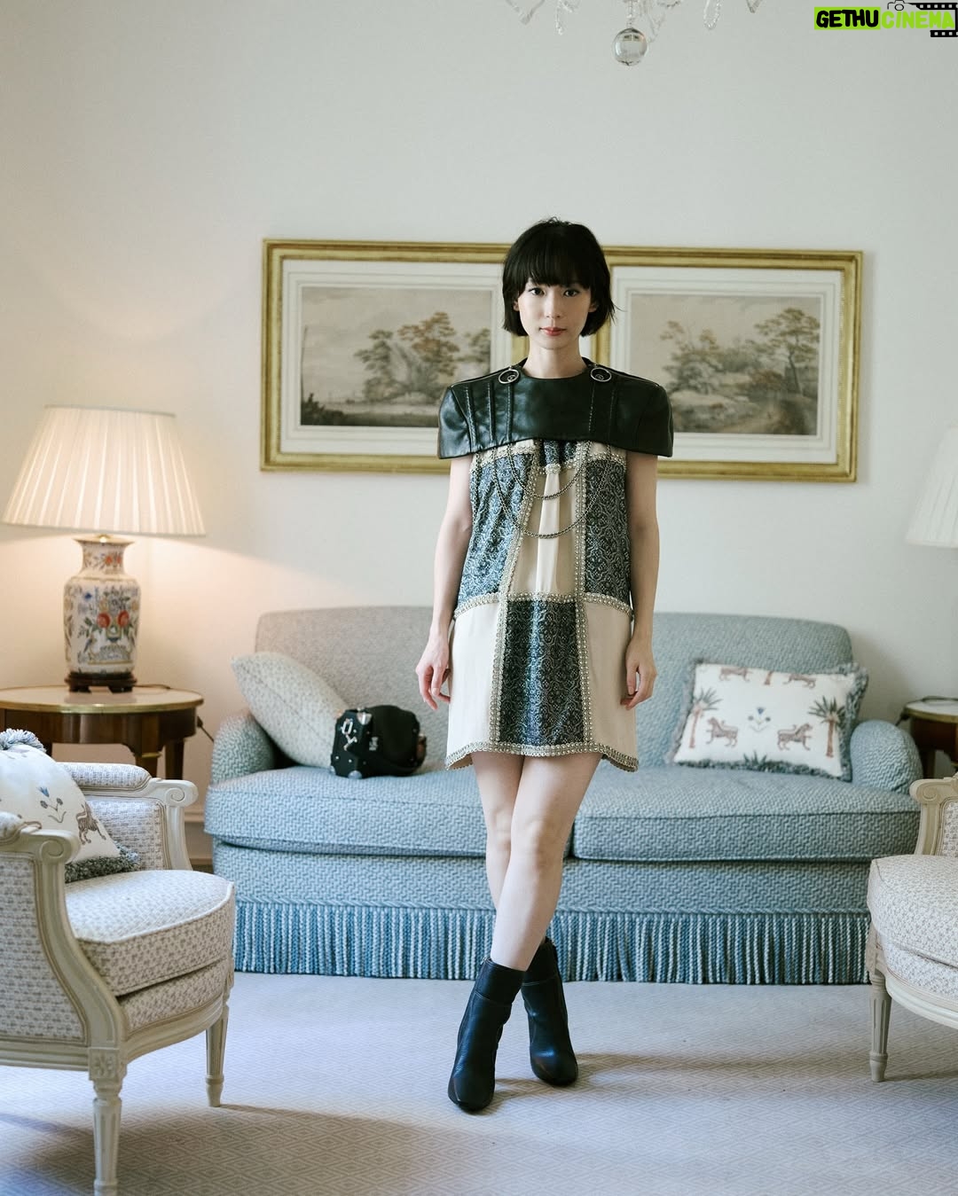 Moeka Hoshi - 5.4K Likes - “I chose a light and airy look with a bright tone to match a daytime show, with a sense of movement,” @moekappa823 tells us of her look for the @LouisVuitton spring ’26 show in Paris this week. “I imagined the dreamy atmosphere of the Louvre Museum with the sunlight streaming in.”

The Japanese actress and breakout star of FX’s hit drama Shōgun took us along as she got ready to see @nicolasghesquiere’s latest collection for the French fashion house. Before Hoshi took her front row seat alongside the likes of Emma Stone, Zendaya, and Lisa, she invited us to see her look coming together, shared her current playlist, and her must-dos while in Paris for fashion week (enjoying croissants among them).

Head to the link in our bio for the full feature.

photos: @pierre__mouton
stylist: @jasonrembert
hair: @knightjosh
makeup: @allanface