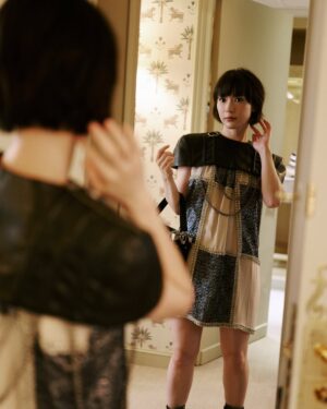 Moeka Hoshi Instagram - “I chose a light and airy look with a bright tone to match a daytime show, with a sense of movement,” @moekappa823 tells us of her look for the @LouisVuitton spring ’26 show in Paris this week. “I imagined the dreamy atmosphere of the Louvre Museum with the sunlight streaming in.”

The Japanese actress and breakout star of FX’s hit drama Shōgun took us along as she got ready to see @nicolasghesquiere’s latest collection for the French fashion house. Before Hoshi took her front row seat alongside the likes of Emma Stone, Zendaya, and Lisa, she invited us to see her look coming together, shared her current playlist, and her must-dos while in Paris for fashion week (enjoying croissants among them).

Head to the link in our bio for the full feature.

photos: @pierre__mouton
stylist: @jasonrembert
hair: @knightjosh
makeup: @allanface