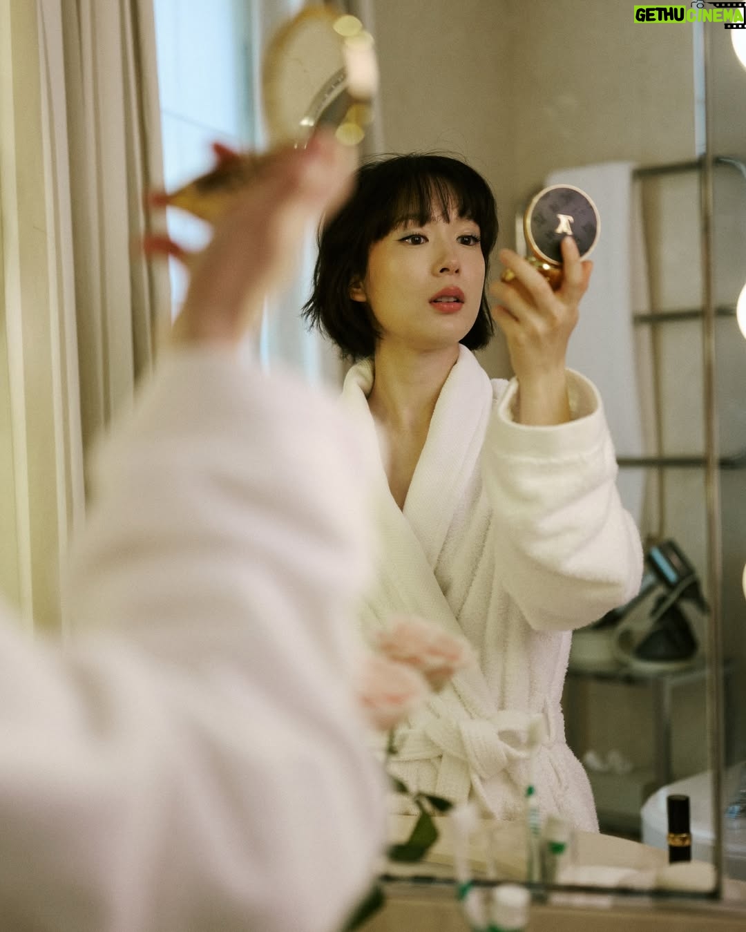 Moeka Hoshi - 5.4K Likes - “I chose a light and airy look with a bright tone to match a daytime show, with a sense of movement,” @moekappa823 tells us of her look for the @LouisVuitton spring ’26 show in Paris this week. “I imagined the dreamy atmosphere of the Louvre Museum with the sunlight streaming in.”

The Japanese actress and breakout star of FX’s hit drama Shōgun took us along as she got ready to see @nicolasghesquiere’s latest collection for the French fashion house. Before Hoshi took her front row seat alongside the likes of Emma Stone, Zendaya, and Lisa, she invited us to see her look coming together, shared her current playlist, and her must-dos while in Paris for fashion week (enjoying croissants among them).

Head to the link in our bio for the full feature.

photos: @pierre__mouton
stylist: @jasonrembert
hair: @knightjosh
makeup: @allanface