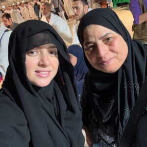 Mona Farouk Instagram - الف سلامه عليكي يا ماما ربنا يقومك بالسلامه ❤️🙏🏻 
دعواتكم ل امي بالشفاء العاجل 🤲🏻
