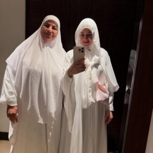 Mona Farouk Instagram - الف سلامه عليكي يا ماما ربنا يقومك بالسلامه ❤️🙏🏻 
دعواتكم ل امي بالشفاء العاجل 🤲🏻