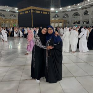Mona Farouk Instagram - الف سلامه عليكي يا ماما ربنا يقومك بالسلامه ❤️🙏🏻 
دعواتكم ل امي بالشفاء العاجل 🤲🏻