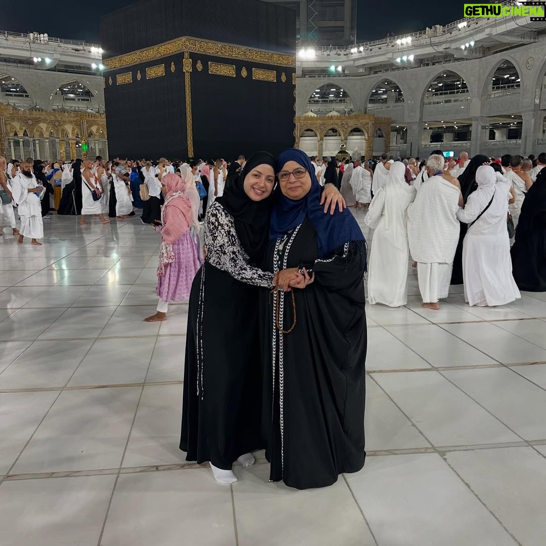 Mona Farouk - 230.1K Likes - الف سلامه عليكي يا ماما ربنا يقومك بالسلامه ❤️🙏🏻 
دعواتكم ل امي بالشفاء العاجل 🤲🏻