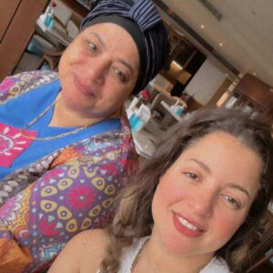 Mona Farouk Instagram - الف سلامه عليكي يا ماما ربنا يقومك بالسلامه ❤️🙏🏻 
دعواتكم ل امي بالشفاء العاجل 🤲🏻