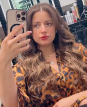 Mona Farouk Instagram - Natural photos without filters 😉💍 
Wishing everyone love, laughter, peace, joy and happiness 😍❤️