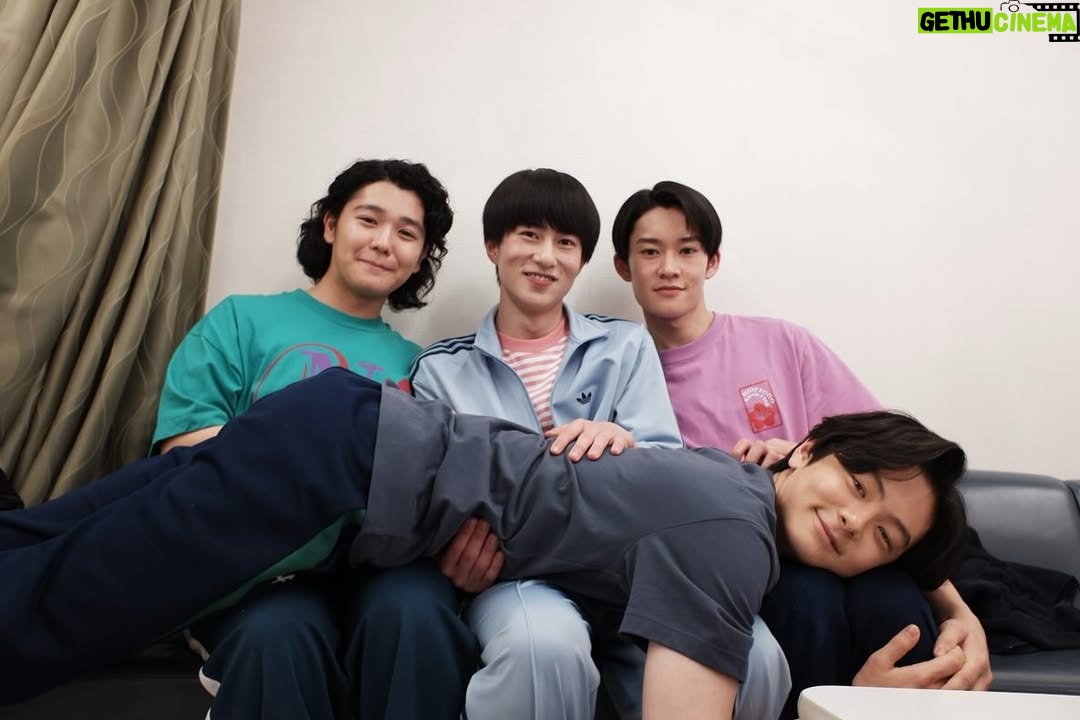 Mone Kamishiraishi - 66.7K Likes - 🌲
立別れ いなばの山の 嶺におふる まつとし聞かば 今帰り来む

梅園が6人に！みんなありがとう
