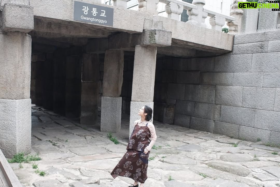 Mone Kamishiraishi - 72.6K Likes - メンズノンノでの連載が最終回を迎えました。卒業旅行としてみんなで韓国に！思い出すとまだ味がします。まだ美味しい
沢山のお店で、沢山の方にお世話になりました。世界の食を通して暮らしを垣間見たり、翻って日本や自分自身に思いを巡らせたり。豊かな時間でした。たのしかったー！ご馳走様でした！