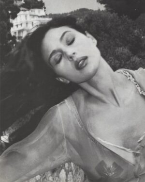 Monica Bellucci Instagram - ❤️Photos From the archives of Helmut Newton @helmutnewtonfoundation 
for @vogueitalia 

#monicabellucci#tbt#photographer#helmutnewton#bnw#vogueitalia