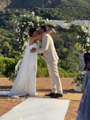 Mónica Jardim Instagram - E viveram felizes para sempre!
Parabéns Patixa e Rui, foi uma cerimónia tão bonita e emotiva. Viva o amor! 🥂❤️