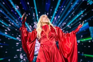 Mónica Naranjo Instagram - Murcia!!! Qué hermosa eres, y con razón!!! Millones de gracias por acompañarme!!!❤️❤️❤️🙏🏼🙏🏼🙏🏼

Siguiente parada de @greatesthitstour Málaga!!! Nos vemos el 1 de noviembre!!! 😃😃😃

📸: @pablomontilla 
🎥: @dannyobmor 
💄: @mateo.makeup 
👗: @am.abraham_martinez 

Entradas: https://monicanaranjo.com/

Málaga - 1 nov
Valencia - 22 nov
Madrid - 15 dic
Barcelona - 19 dic

#greatesthitstour #MónicaNaranjo #murcia
