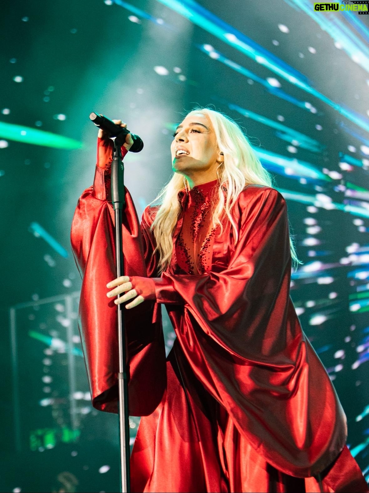 Mónica Naranjo - 3.4K Likes - Todo al rojo!!!❤️‍🔥❤️‍🔥❤️‍🔥

Seguimos!!! Málaga!!! Contando los días!!!😍😍😍

📸: @laurafentyphoto 
🎤: @greatesthitstour 

Últimas entradas: https://monicanaranjo.com/

#MónicaNaranjo #GreatestHitsTour