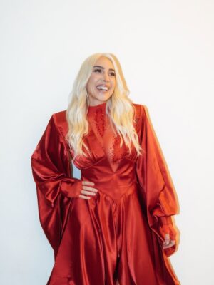 Mónica Naranjo Instagram - Murcia!!! Qué hermosa eres, y con razón!!! Millones de gracias por acompañarme!!!❤️❤️❤️🙏🏼🙏🏼🙏🏼

Siguiente parada de @greatesthitstour Málaga!!! Nos vemos el 1 de noviembre!!! 😃😃😃

📸: @pablomontilla 
🎥: @dannyobmor 
💄: @mateo.makeup 
👗: @am.abraham_martinez 

Entradas: https://monicanaranjo.com/

Málaga - 1 nov
Valencia - 22 nov
Madrid - 15 dic
Barcelona - 19 dic

#greatesthitstour #MónicaNaranjo #murcia