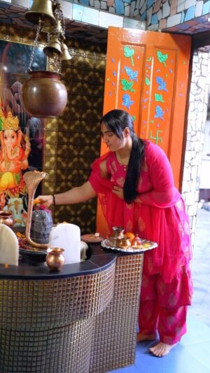 Monika Dalal Instagram - Har Har Mahadev 🔱📿🙏🏻

🎧🎧 Audio 🤌🏻 🎧🎧

#harharmahadev🙏 #mahashivratri #harharsambhu #spritualgrowth #spritualawakening #shiva #shambo #omnamahshivaya🙏 #bholenath #sanatandharma #sanatni #shivratri2024 #bholenath #instagood #instagramtrending #trendingaudio #fyp #viral #trendingsong #bholeynath