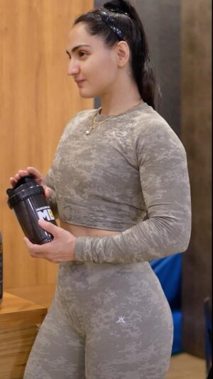 Monika Dalal Instagram - NEW LAUNCH ALERT!!!
Checkout MuscleBlaze Biozyme Performance Whey PR with 30g PROTEIN, 3g Creatine Monohydrate & 50mg AstraGin in every scoop 💥💪🏻

Buy this product during MuscleBlaze 11 years of Zidd sale from 22nd August to 26th August!

@muscleblaze 
Use my discount coupon: MONIKAMB for EXTRA discount 😋