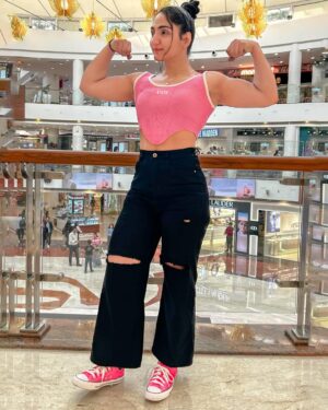 Monika Dalal Instagram - Outside the gym❤️😉 

#mondayvibes #gymgirl #gymratlife #fitnessfashion #winterfashion #fitnessmodel #picoftheday #cutegirl #gurunanakjayanti #beautifulweather #delhiuniversity #dailyvlogger #panjaban #fashionblogger