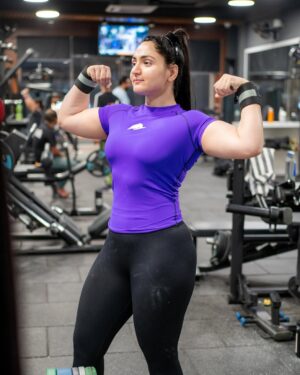 Monika Dalal Instagram - 💜💜 
Tee by @the_wild_verve 
Use my code MONIKA15 for extra discount❤️

#mondaymotivation #motivation #picoftheday #myhappyplace #gymgirl #cuttingseason #strenghtandconditioning #himachalday #dhoni #navratri #durgapooja #wildverve #girlwholifts #compressiontee
