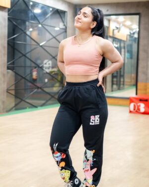 Monika Dalal Instagram - Winter gaining is almost done 🧿🫶🏻
#monday #mondaymotivation #wintergains #girlwithmuscles #girlwholifts #munnawarfaruqi #trendingoninstagram #instagramviral #gymrat #strenghttraining