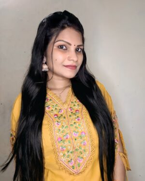 Monika Kushwah Instagram - The classic charm of ethnic wear.
Suit set from @navlik.in found on @amazondotin. In love with this beautiful suit...giving me a classy yet stylish look, floral embroidery makes it look more beautiful, and the fabric is too soft and perfect for summer
Fabric-10/10
Quality-10/10
Comfort-10/10
Comment for link..
#navlik #amazonfashion #instafashion
#collaboration #amazonfinds #ethnicwear #suit #myntrafinds #ethnic #creators
#instagood #summervibes #fashionista_monika