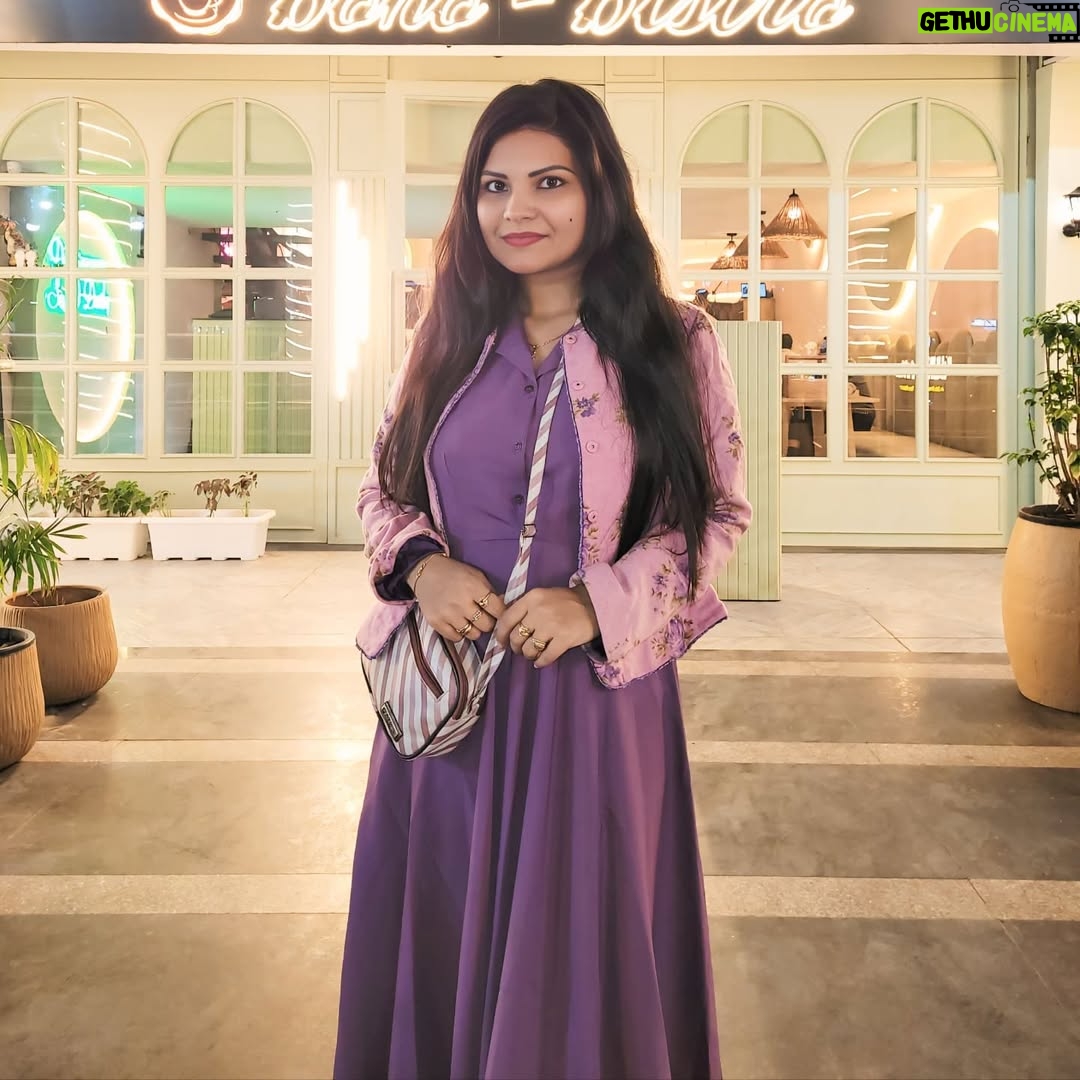 Monika Kushwah - 37 Likes - Had a great evening @bohobistro_

📍Gaur Gravity Plaza, Sector 4
Vaishali, Ghaziabad

#fashionista_monika #bohobistro #bohobistrobar #familyrestaurant #ghaziabaddiaries #ghaziabaddiaries #ghaziabadfoodie #Ghaziabad #foodie #foodphotography #foodstagram #cafe #cosyplace