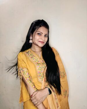 Monika Kushwah Instagram - The classic charm of ethnic wear.
Suit set from @navlik.in found on @amazondotin. In love with this beautiful suit...giving me a classy yet stylish look, floral embroidery makes it look more beautiful, and the fabric is too soft and perfect for summer
Fabric-10/10
Quality-10/10
Comfort-10/10
Comment for link..
#navlik #amazonfashion #instafashion
#collaboration #amazonfinds #ethnicwear #suit #myntrafinds #ethnic #creators
#instagood #summervibes #fashionista_monika