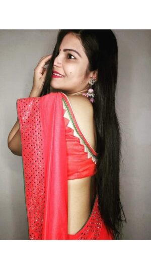 Monika Kushwah Instagram - Vivek Ramaswamy aur ek US citizen ke beech behes me hindu dharm ka apmaan kiya gya, jis par vivek ramaswamy ka kehna hai ki har baar hindu dharm hi nishaane par kyu hota hai.
Hindu dharm par lagatar offensive comments ke baad bhi Ramaswamy ne baatcheet ko kaafi normal rkha aur kisi kanooni karwayi ki maang nhi ki.
Unhone is ghatna ko example ke taur pr istemaal karte hue poore vishwa ke saamne hindu dharm ke sehensheel honey aur shanti ke pravartak ke roop ka udahran rakha.
#vivekramaswamy #viralnews