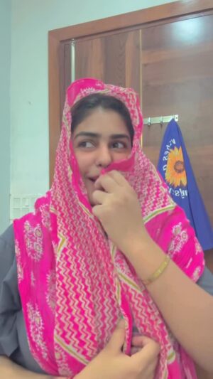 Monika Sharma Instagram - पाकिस्तान मैं बनवादया मंदिर भोले बाबा को 🤓🥰
#MonikaSharma #reels #viral #indian #viral