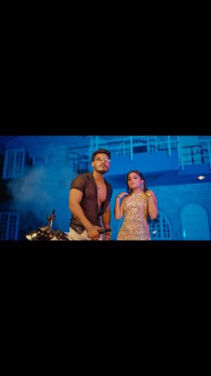 Monika Sharma Instagram - Haryanvi song #🔥🔥 @official_rathore_ji
Guys jaldi se reel bnao mujhe tag karo.......