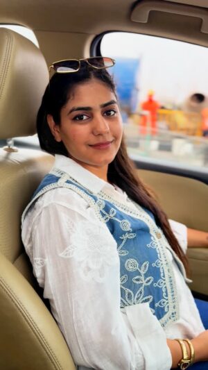 Monika Sharma Instagram - ✨✨
@monikasharma_official 

#monikasharmaofficial #monikasharma #monikasharmareels #reels #reel #réel #shorts #facebook #instagram #insta #threads #chamkila #folk #punjab #haryana #love #vibe #new #trending  #trend #viral #viralreelsvideo❤️