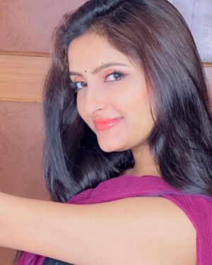 Monika Yadav Instagram - सीधी सी साधी सी🌙
.
#instagram #foryou #saree #instagood #instafeed
