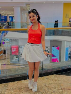 Monika Yadav Instagram - Radiating good vibes only ✨ because happiness looks the best on me 💖
.
#heartfullofsmiles☺️ #InstaVibes #OOTDInspo #MallDiaries #GlowWithConfidence #FashionMood #PositiveEnergyOnly #StyleWithSmile #WeekendMoodOn #FitAndFab #explorepageready