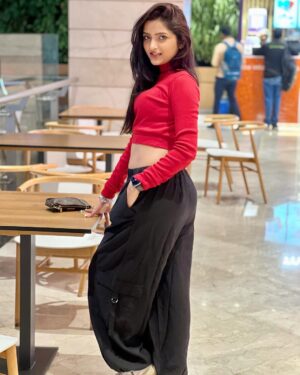 Monika Yadav Instagram - Kuch tum bolo kuch hum bole ooh dholna😘🤭❤️
.
#love #instagram #instagood #instafeed #foryou #explore #search #viral #like #subscribe #photooftheday #photoshoot