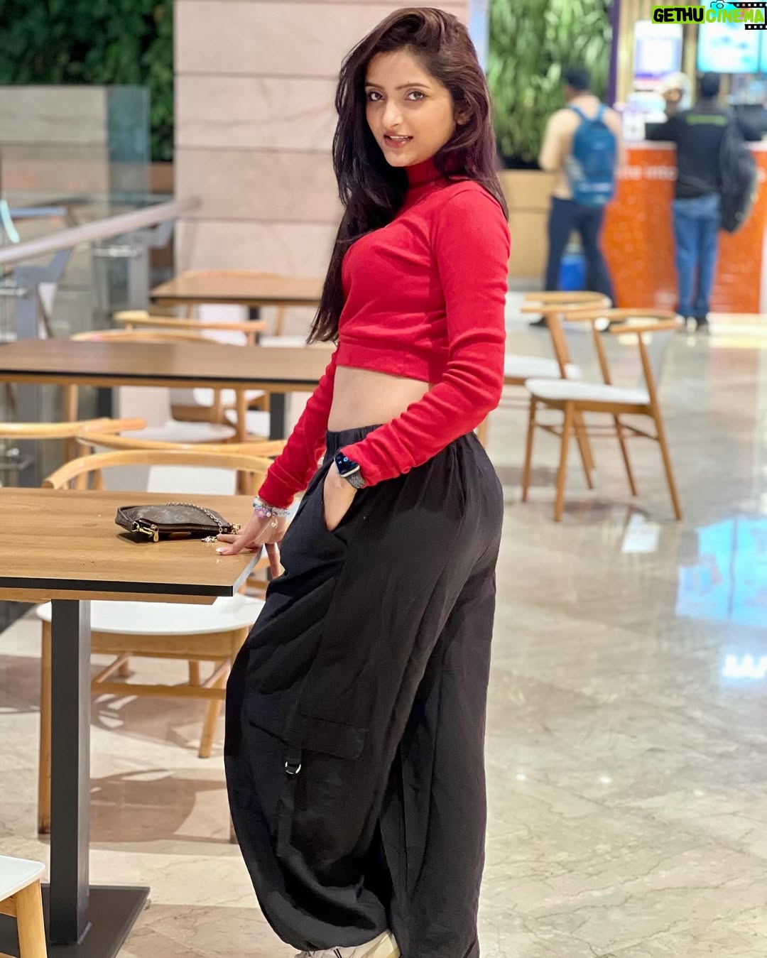 Monika Yadav - 3.4K Likes - Kuch tum bolo kuch hum bole ooh dholna😘🤭❤️
.
#love #instagram #instagood #instafeed #foryou #explore #search #viral #like #subscribe #photooftheday #photoshoot