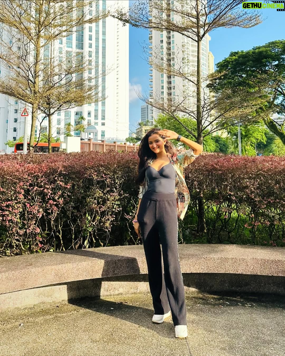 Monika Yadav - 2.1K Likes - Good morning beautiful people😊🌻🌼🌸
.
#instagood #instagram #instalike #instadaily #instamood #post #sunkissed #unfiltered