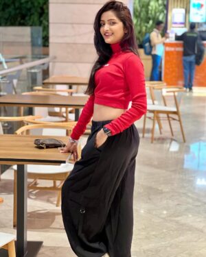 Monika Yadav Instagram - Kuch tum bolo kuch hum bole ooh dholna😘🤭❤️
.
#love #instagram #instagood #instafeed #foryou #explore #search #viral #like #subscribe #photooftheday #photoshoot