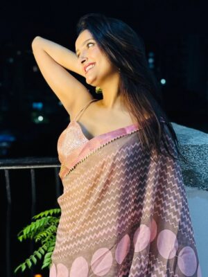 Monika Yadav Instagram - Warning: Handle with care… too hot to scroll right 🔥🐦🔥😮💨
.
#SareeLove #IndianElegance #EthnicVibes #SareeGoals #DesiGlam #OOTD #SareeFashion #ClassyWithASideOfSass #sareeinstyle
#BacklessSaree #SareeLook #IndianFashion #DesiStyle #SareeGoals #SareeLove #IndianOutfit #DesiGlam #SareeTrend #IndianBeauty #OOTN #FashionInspo #SareeOutfitIdeas #DesiSwag #sareevibes