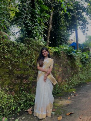 Monisha Blessy Instagram - Happy onam🌼
