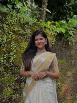 Monisha Blessy Instagram - Happy onam🌼