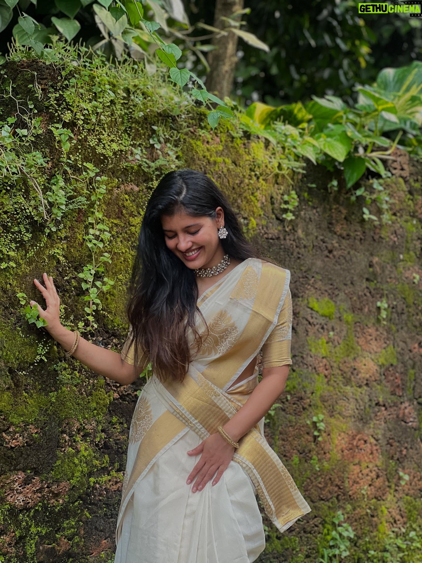 Monisha Blessy - 205.6K Likes - Happy onam🌼