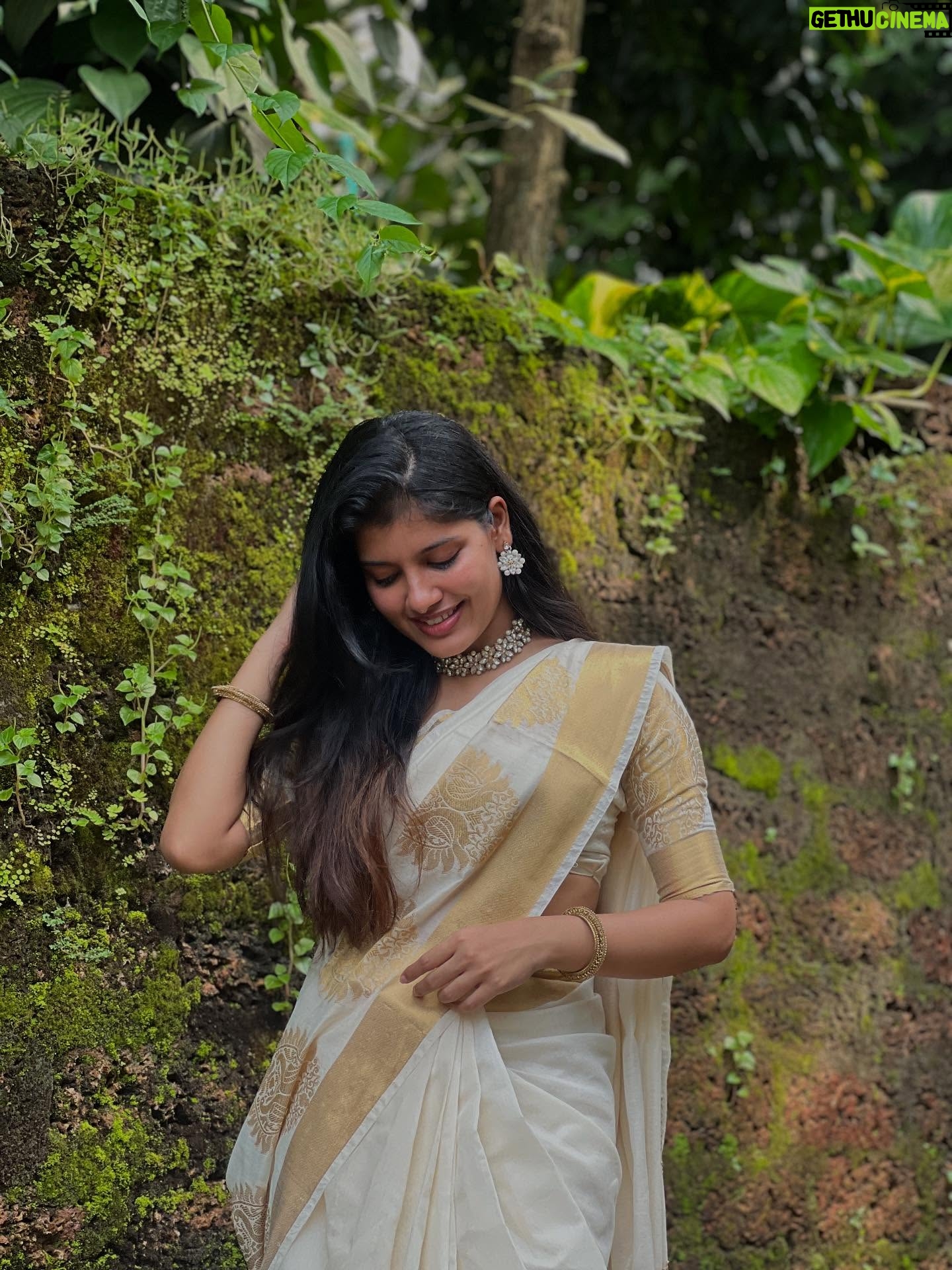 Monisha Blessy - 205.6K Likes - Happy onam🌼