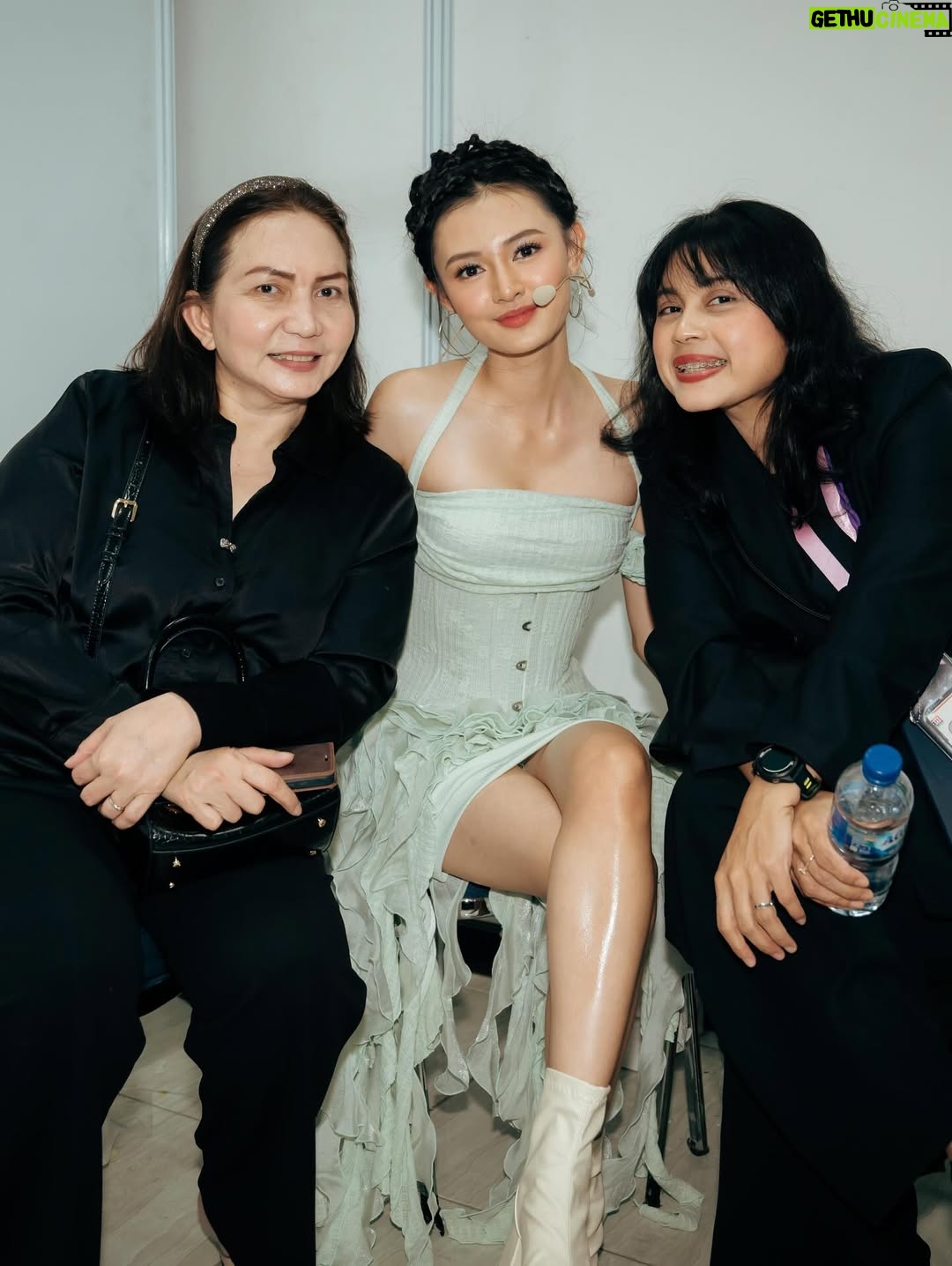 Montserrat Gizelle - 313.7K Likes - 🤍💫🌟