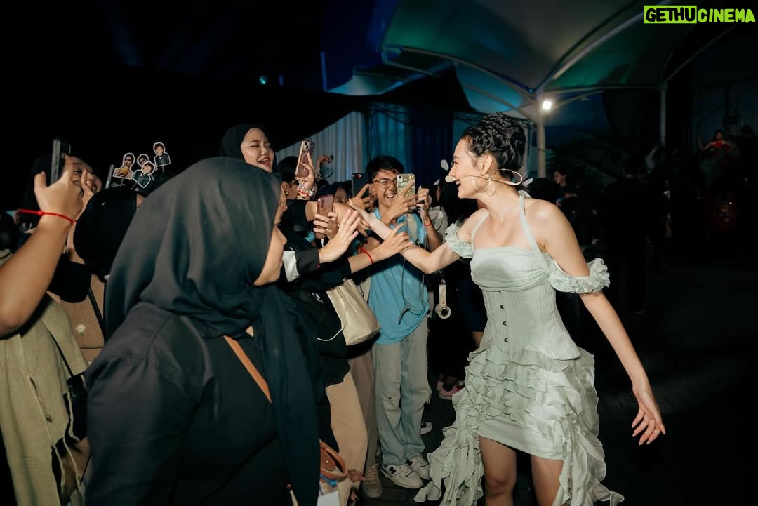 Montserrat Gizelle - 272.1K Likes - If you can dream it, you can do it. - disney
Thank you @sctv @sinemart_ph & @vemmy_sagita for making it happen. 🥹❤️

captured by @gerilaksamana