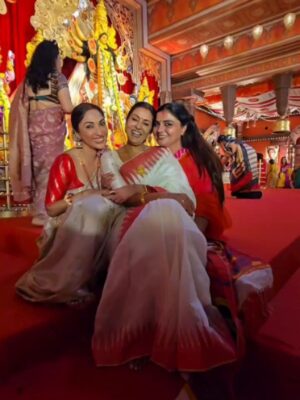Mouli Ganguly Instagram - Amar dugga dugga ma 🌺🪷❤️🙏
shubho ashtami
#durgapuja2025