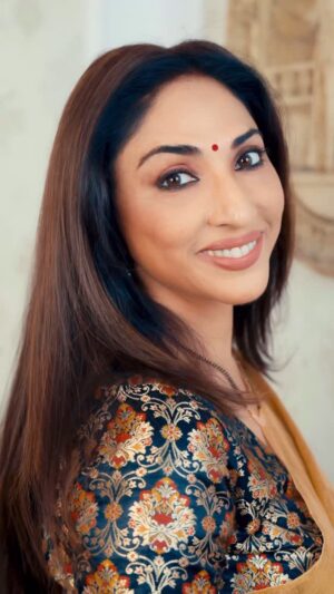 Mouli Ganguly Instagram - Smoke, smudge, or wing with utmost precision. RENÉE Midnight Kohl Pencil to create precise looks in a single swipe

✅Intense black formula with Vitamin E
✅Waterproof & smudge-proof
✅Comes with a free sharpener

Use coupon code “MOULI10” to get 10% off on RENÉE website and app

#AD
#RENEEMidnightKohl #KohlPencil #Eyemakeup #KohlBlackEyes #reneeeveryday
