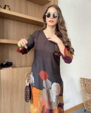 Mousha Khatri Instagram - Just your overachiever girl
wrapping up a month full of
back-to-back wins, lessons
& love for the hustle 💫
#julyrecap #lifelately #shootdiaries #grateful #thankful #hustlewithease #consistency #overachiever #bosslady #smallwins #wrapup